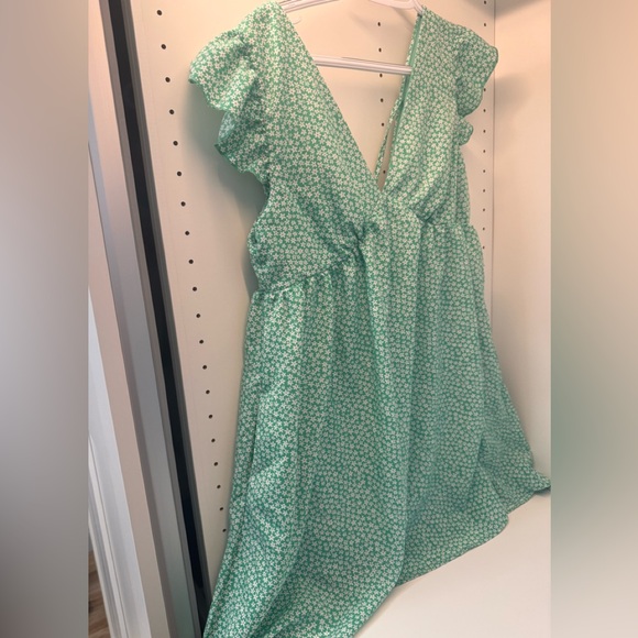 Green summer dress with pockets - Picture 1 of 4